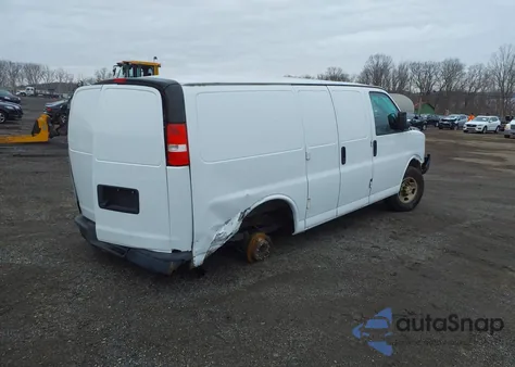 2017 Chevrolet Express 2500 Work Van из США, поврежденный, VIN 1GCWGAFF8H1137877
